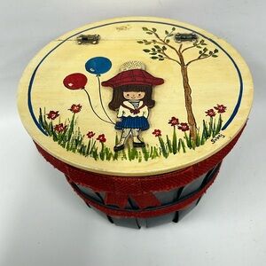 Vintage Apple Basket HandPainted Hinged‎ Wood Lid